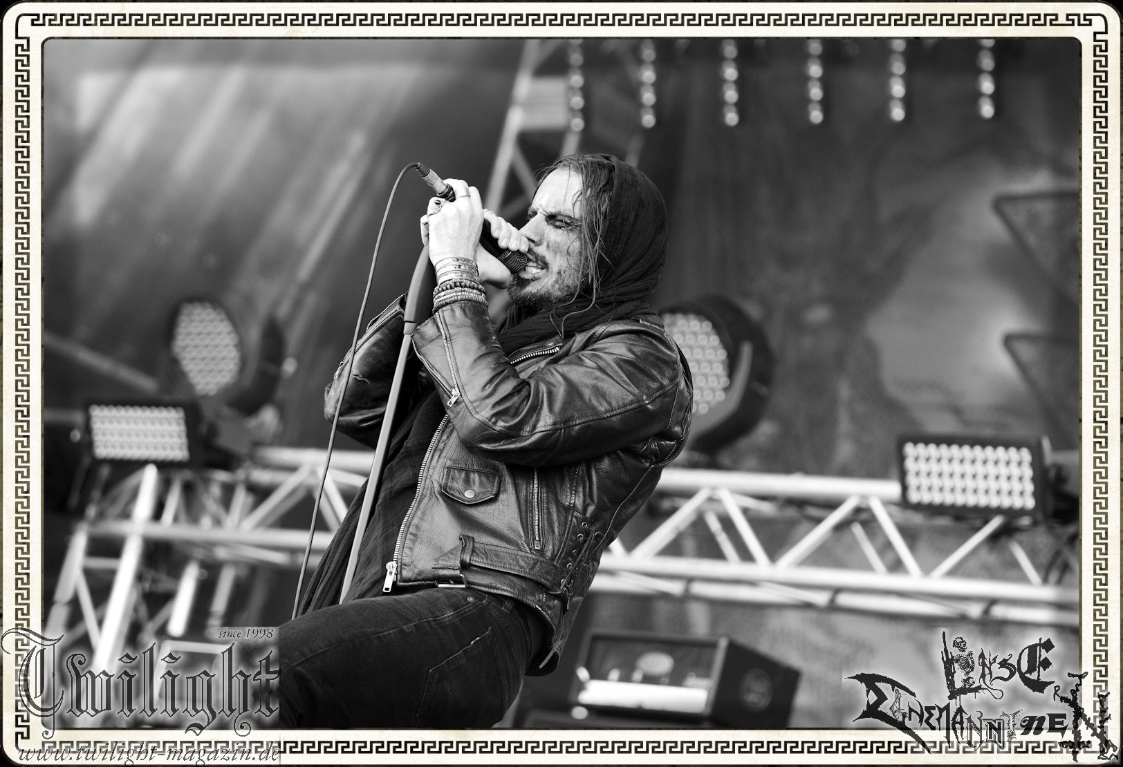 regarde les hommes tomber 14 08 29 2024 07 50 AM